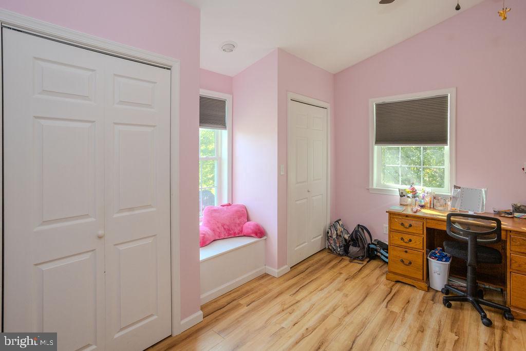 HAMPTON HILLS - Residential