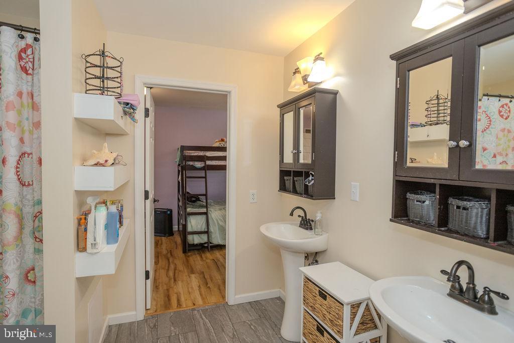 HAMPTON HILLS - Residential