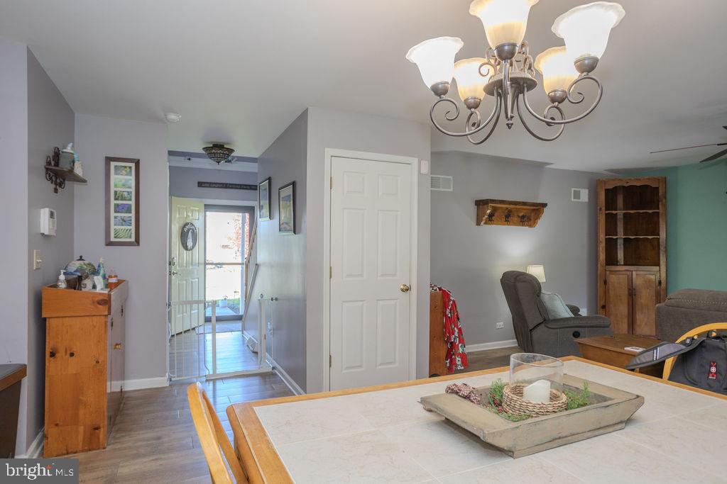 HAMPTON HILLS - Residential