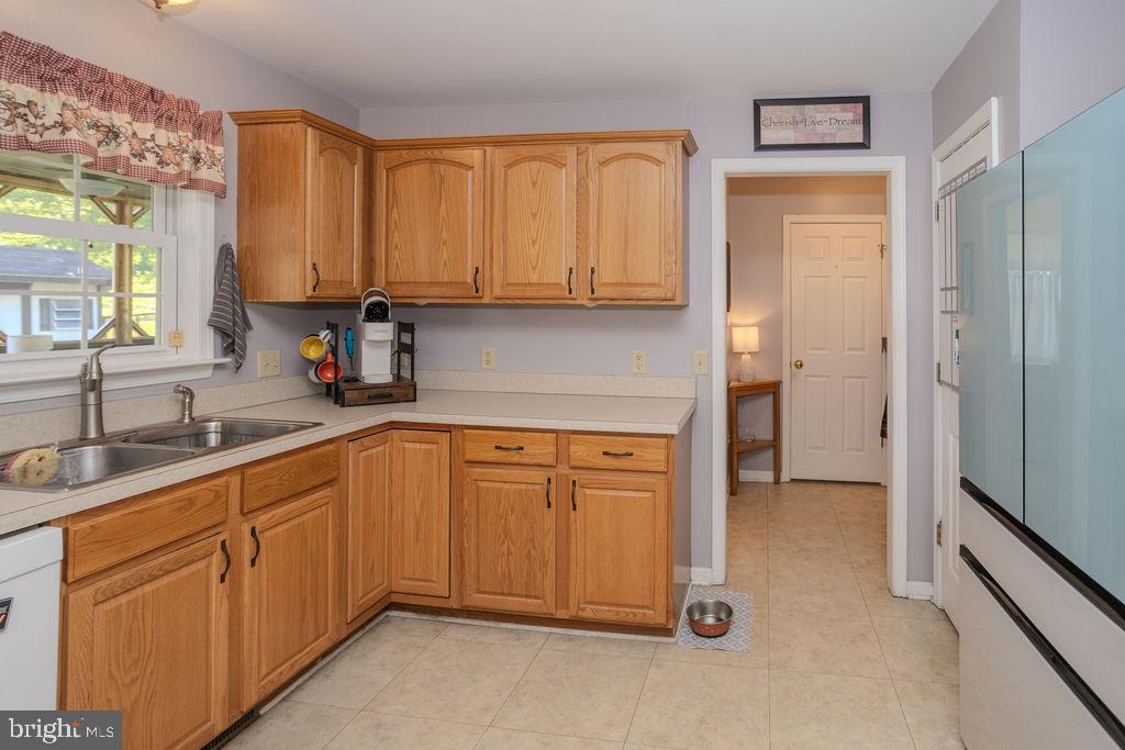HAMPTON HILLS - Residential