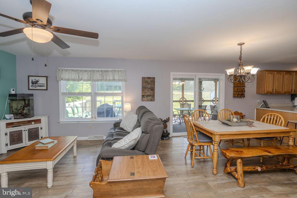 HAMPTON HILLS - Residential