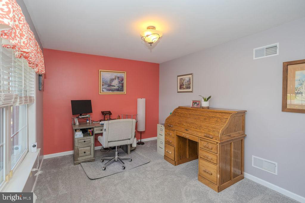 HAMPTON HILLS - Residential