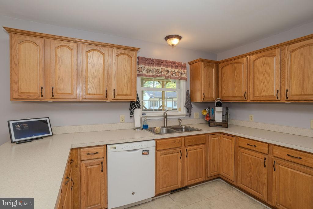 HAMPTON HILLS - Residential