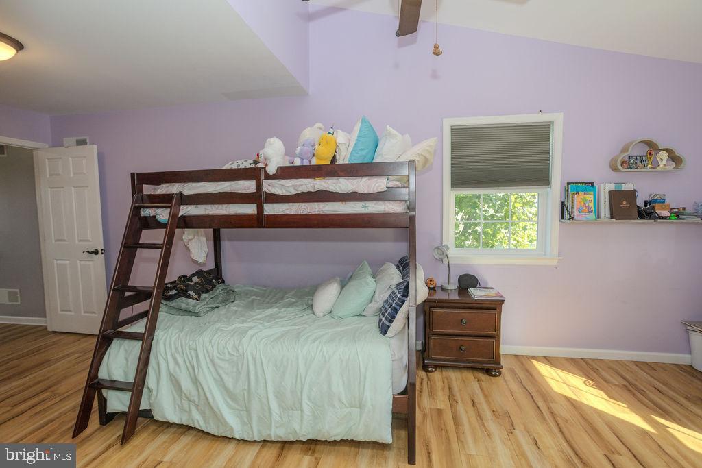HAMPTON HILLS - Residential