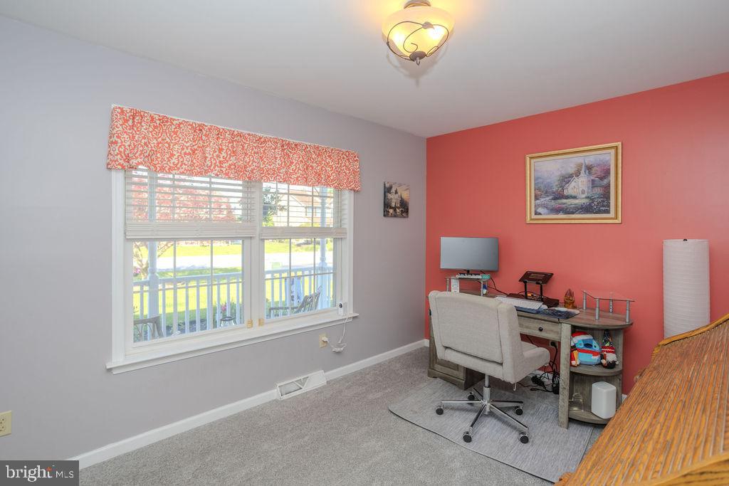 HAMPTON HILLS - Residential