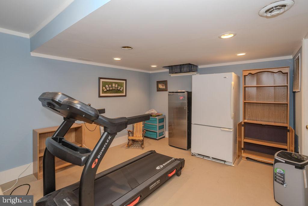 HAMPTON HILLS - Residential