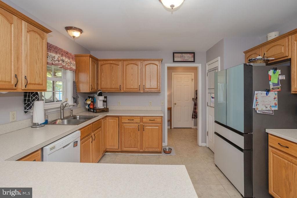 HAMPTON HILLS - Residential