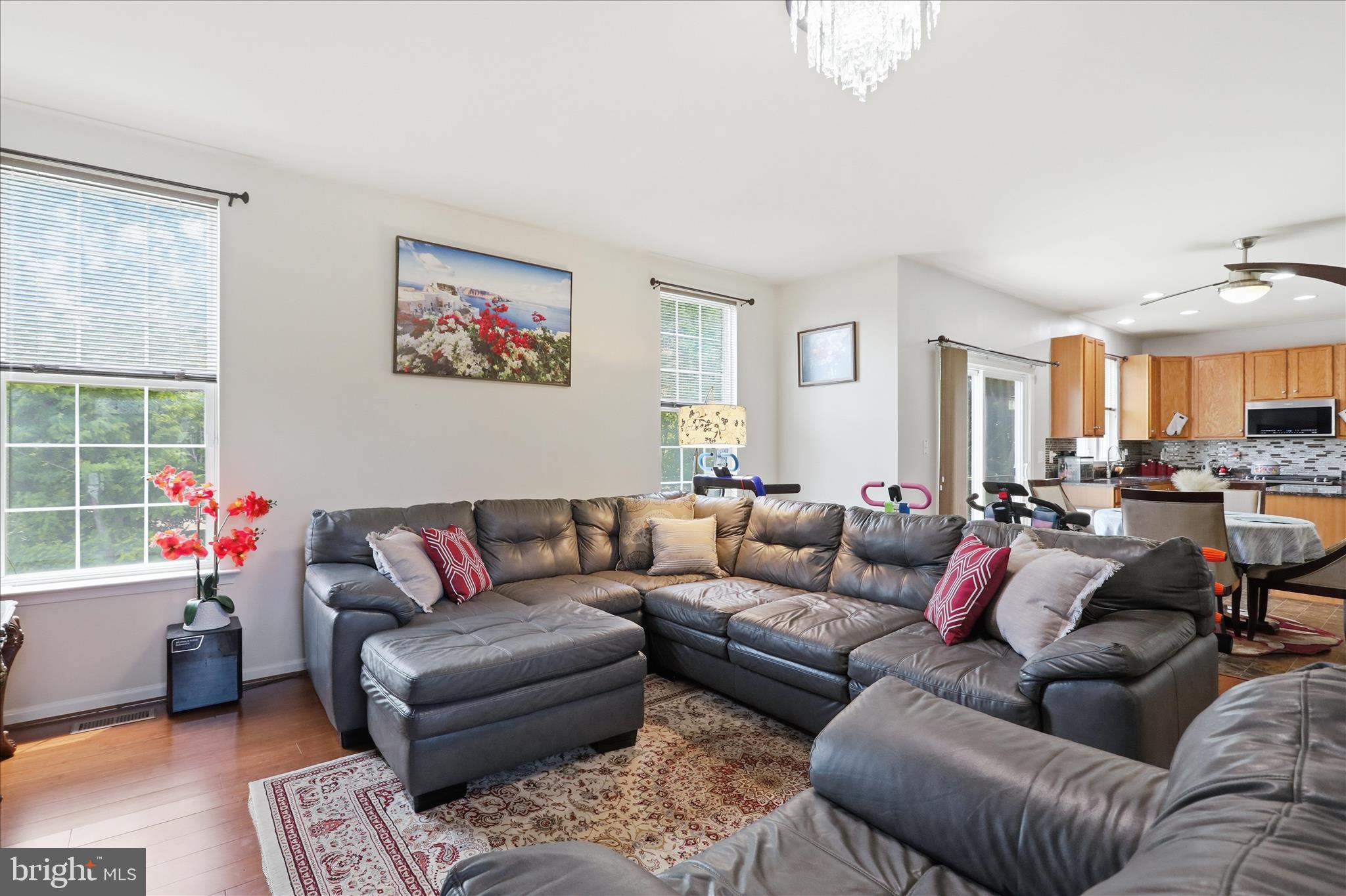 HILLSIDE MANOR - Residential