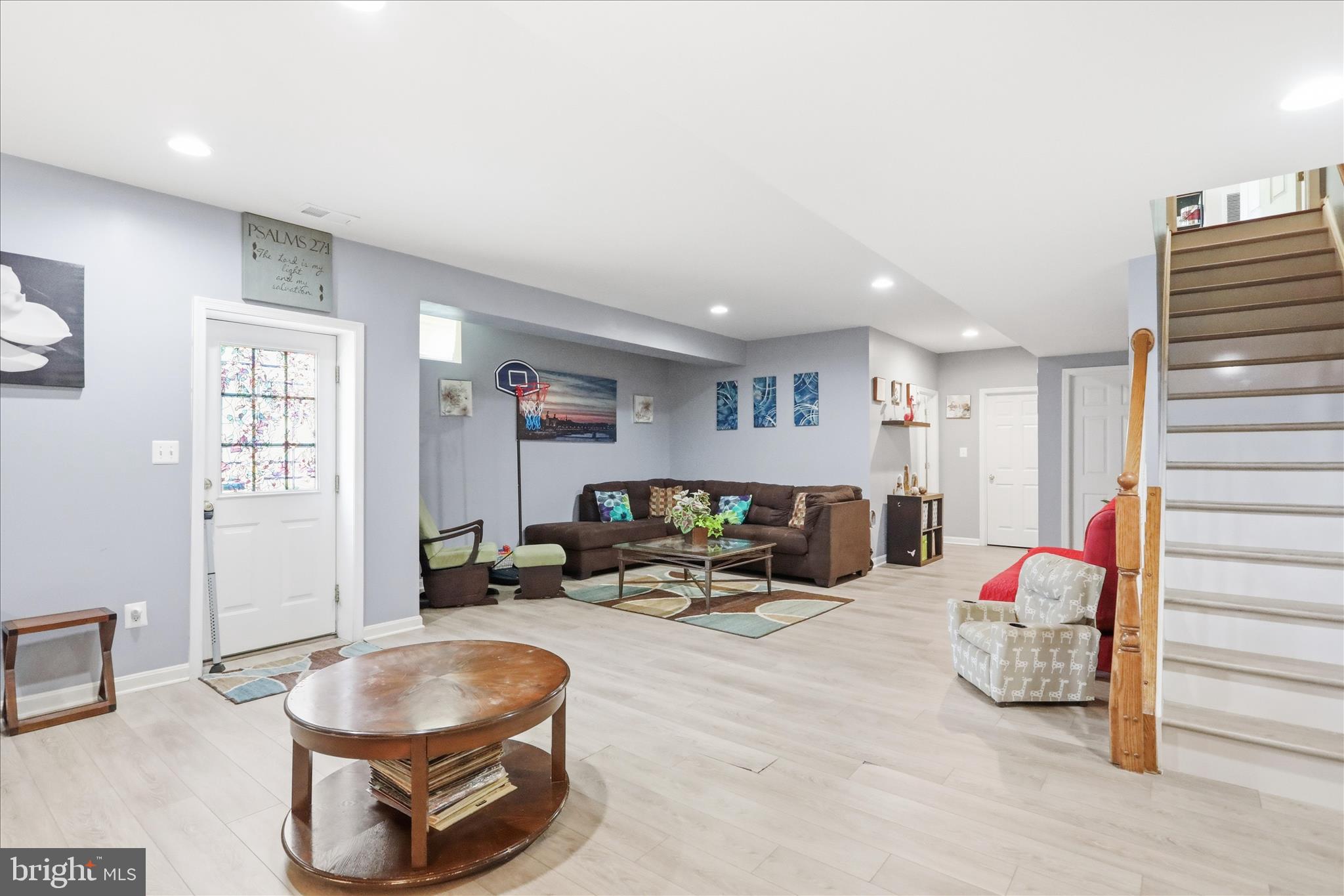 HILLSIDE MANOR - Residential