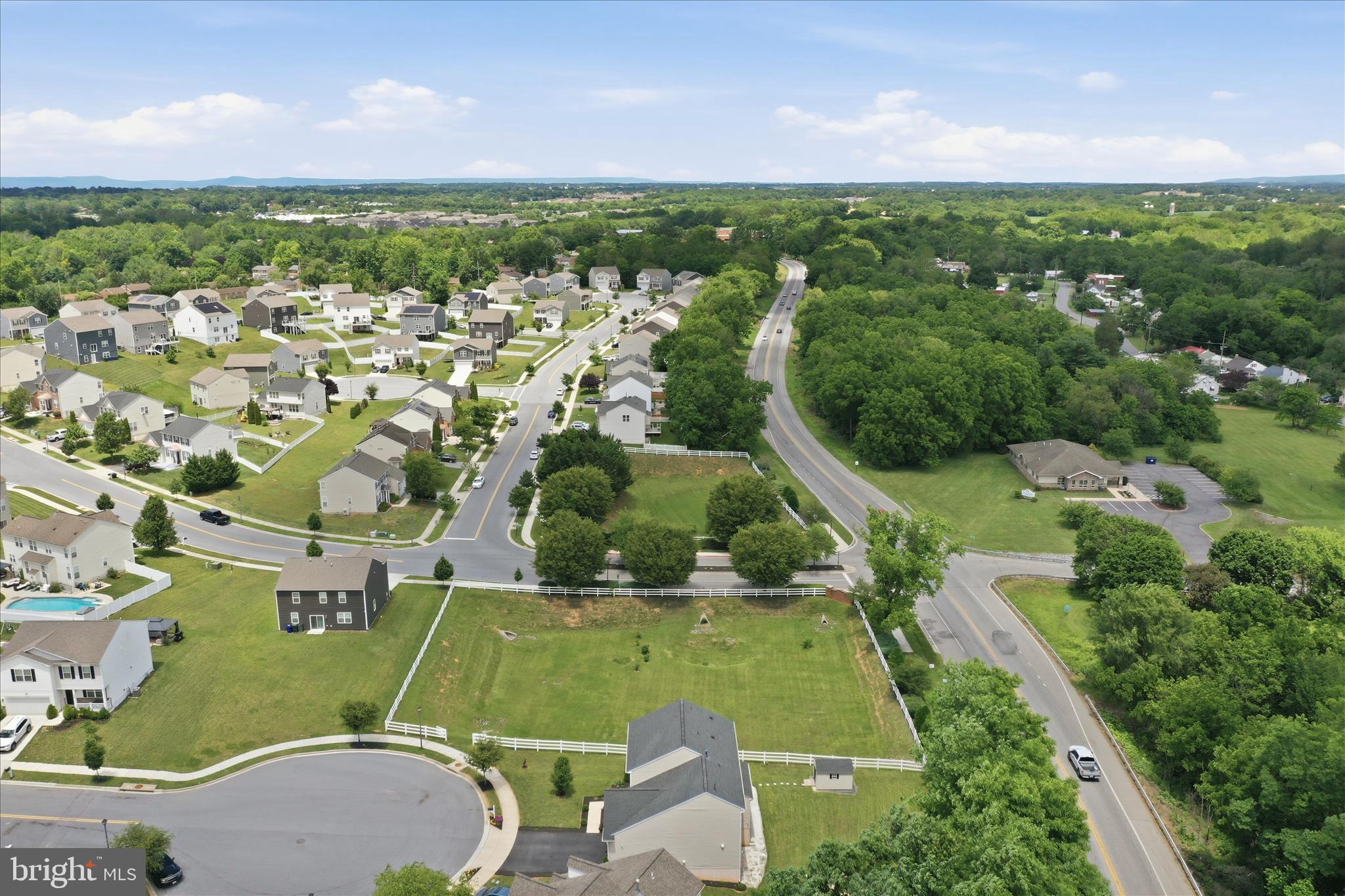 HILLSIDE MANOR - Residential