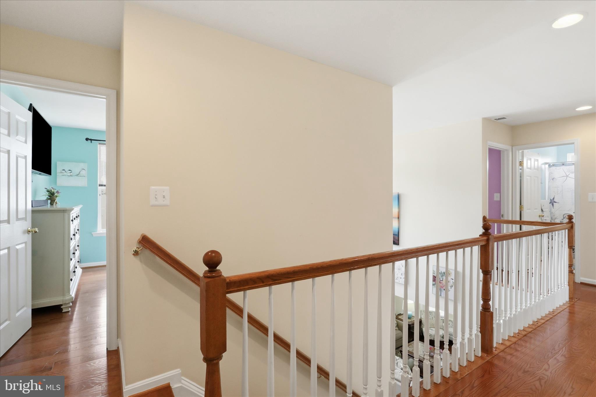 HILLSIDE MANOR - Residential