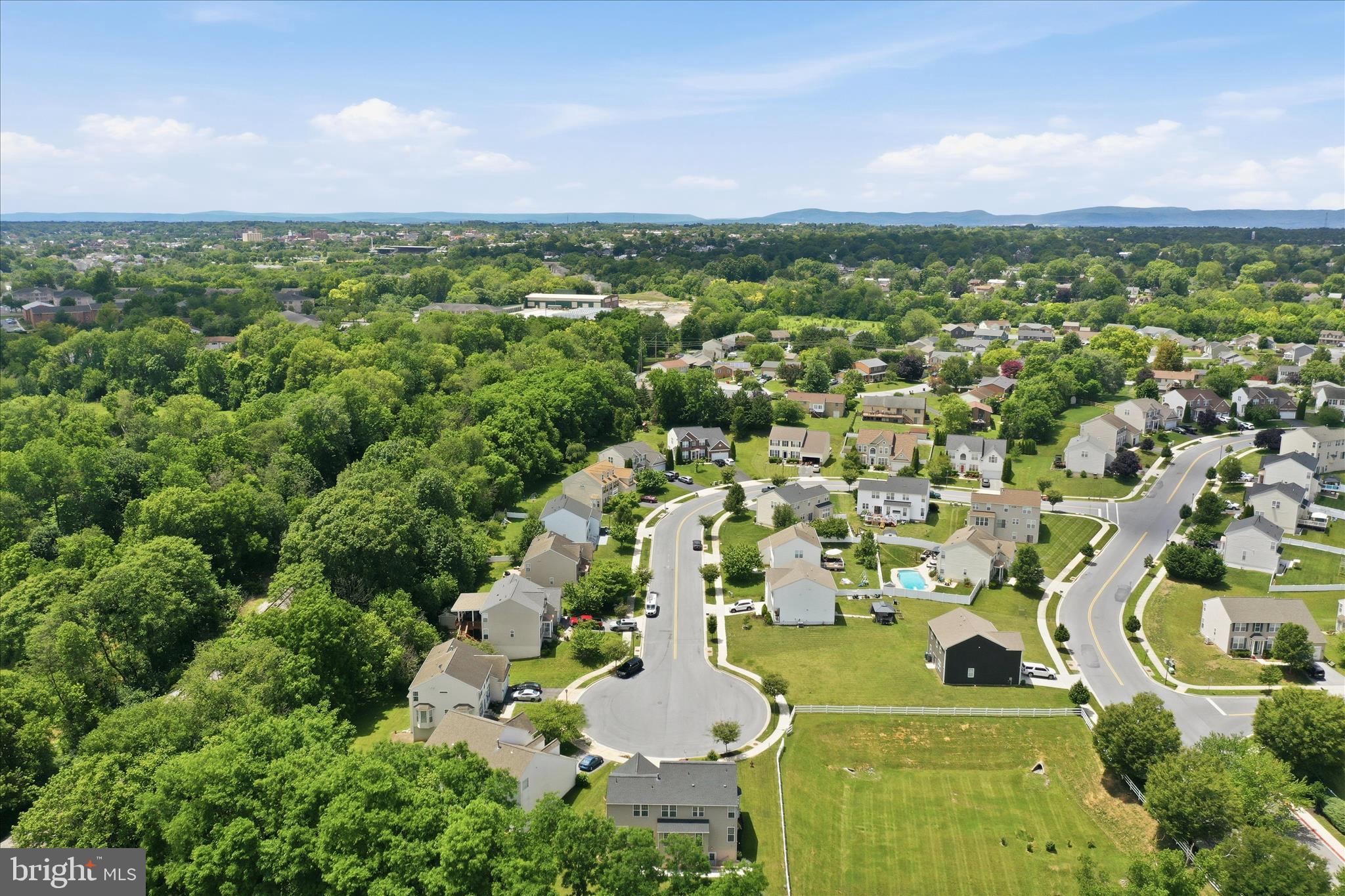 HILLSIDE MANOR - Residential