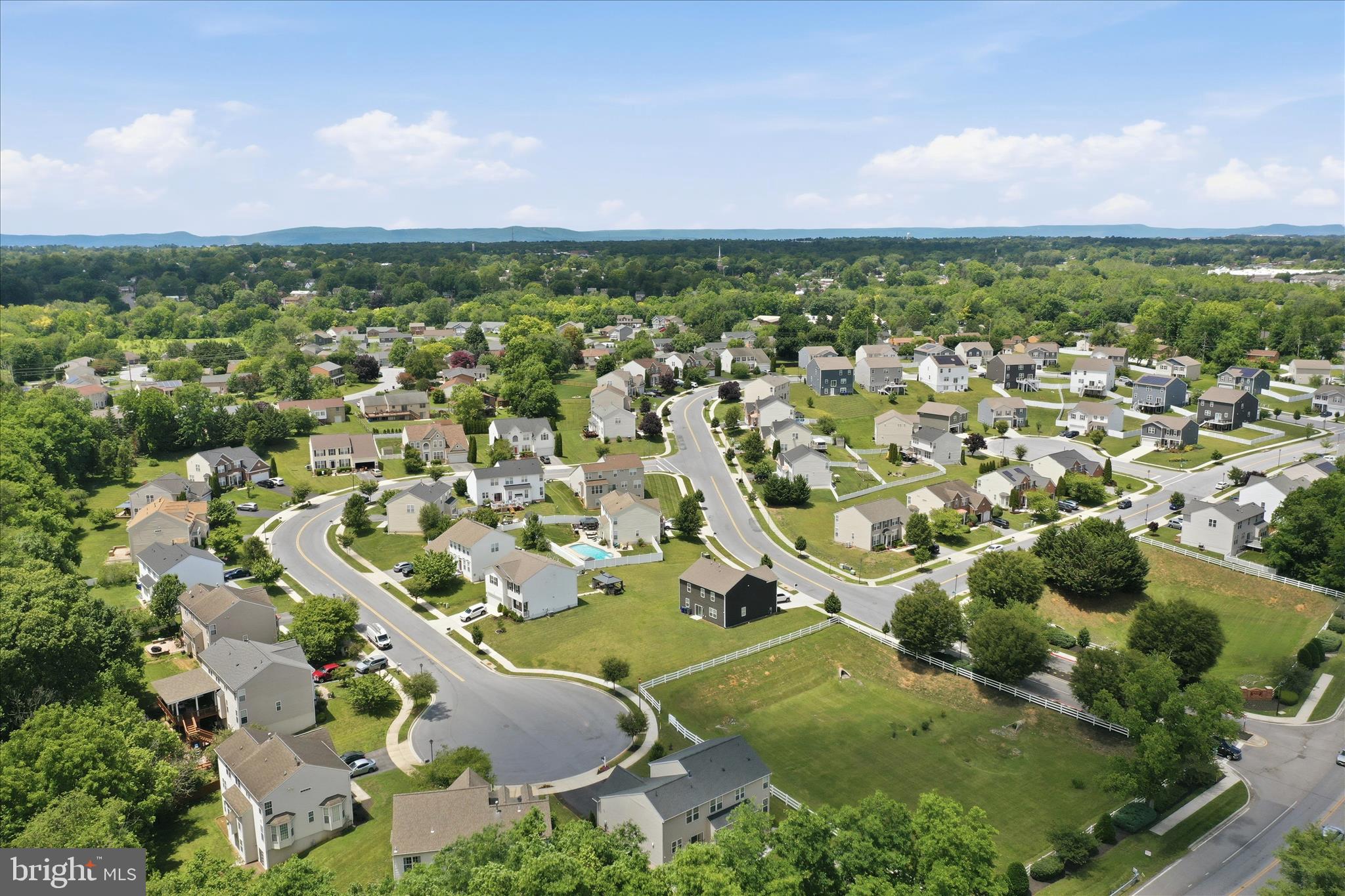 HILLSIDE MANOR - Residential