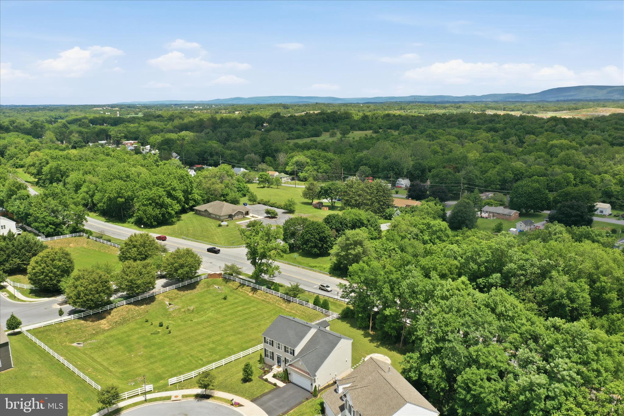 HILLSIDE MANOR - Residential
