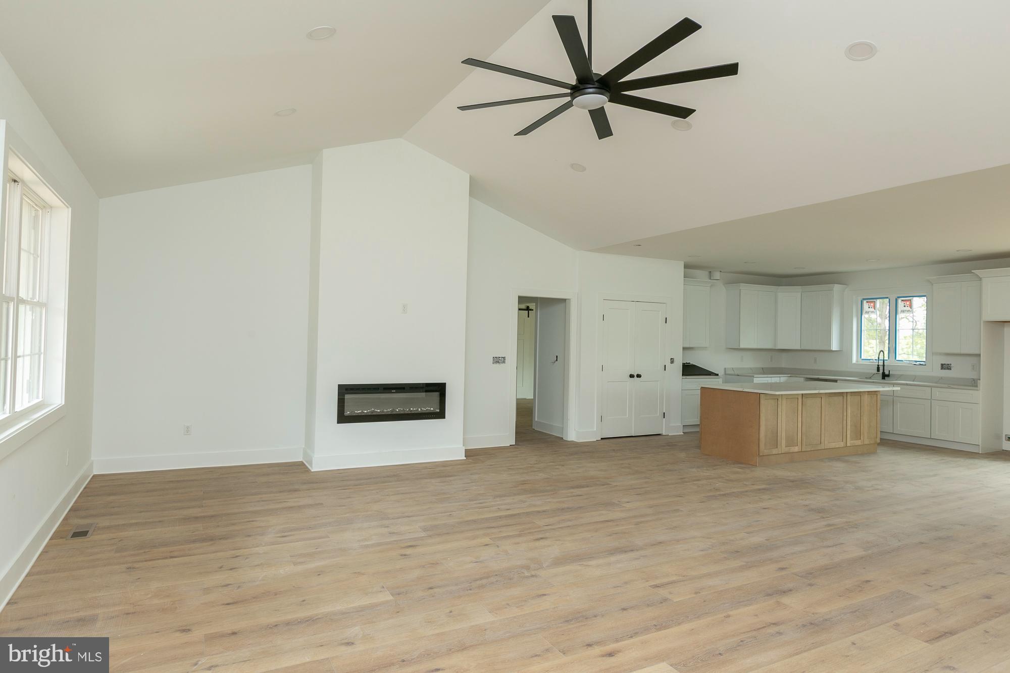 ROUND TOP ESTATES - Residential