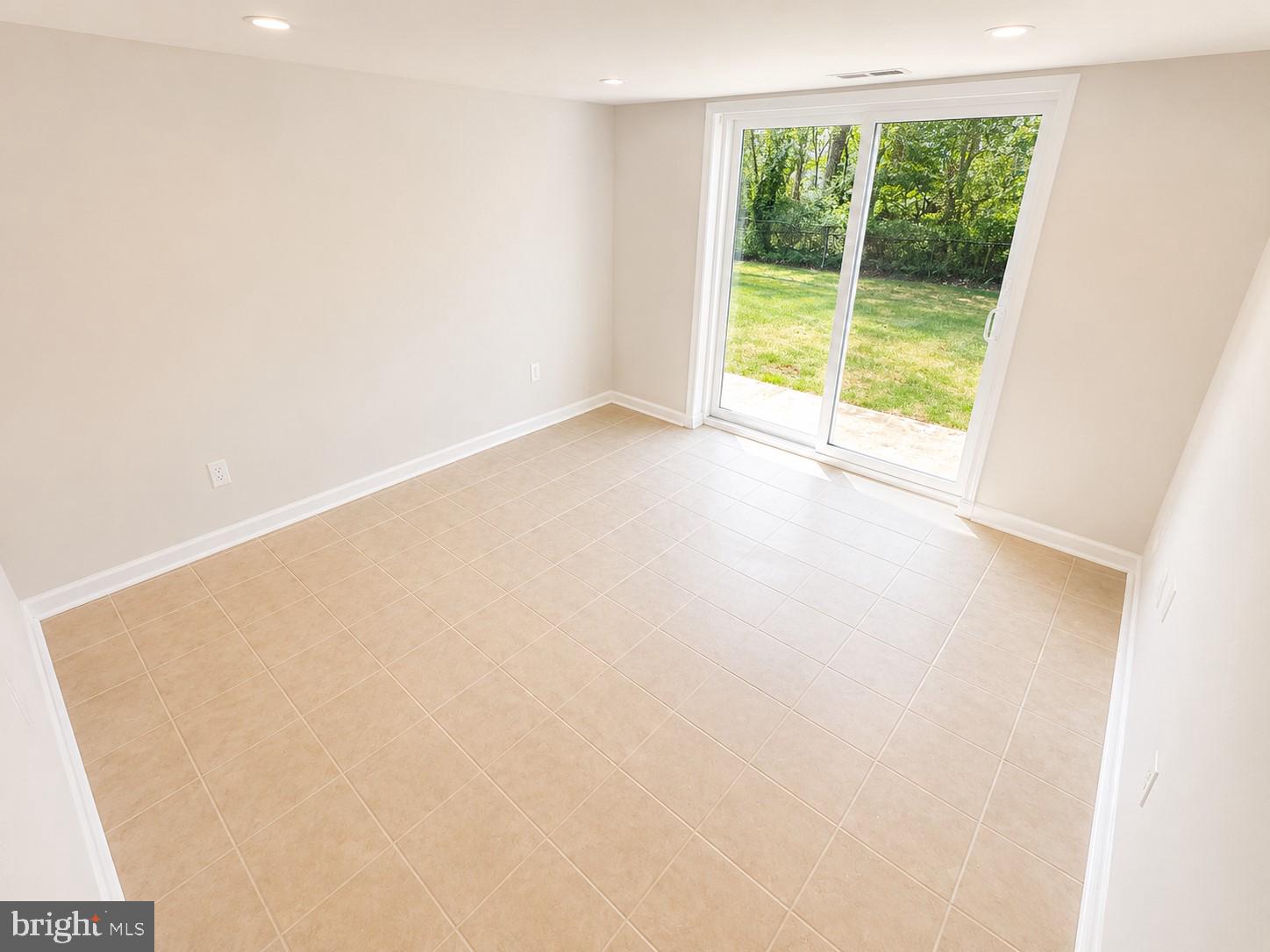 BROYHILL PARK - Residential