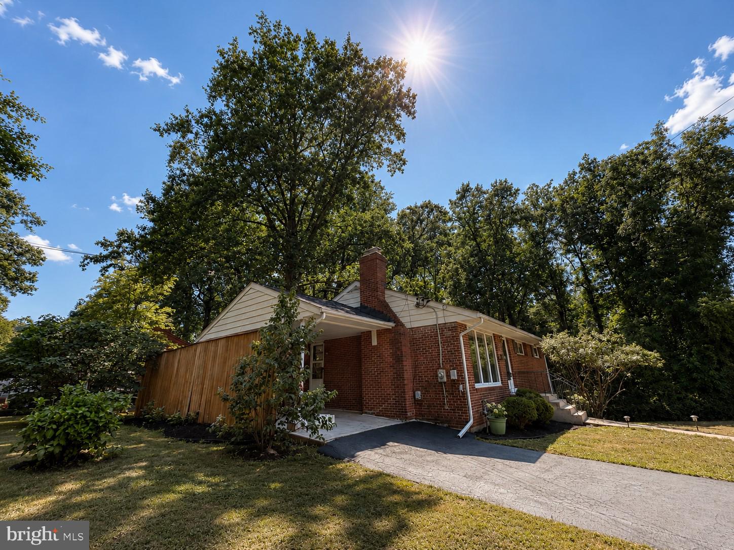 BROYHILL PARK - Residential