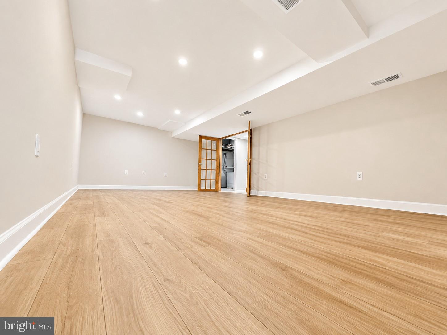 BROYHILL PARK - Residential