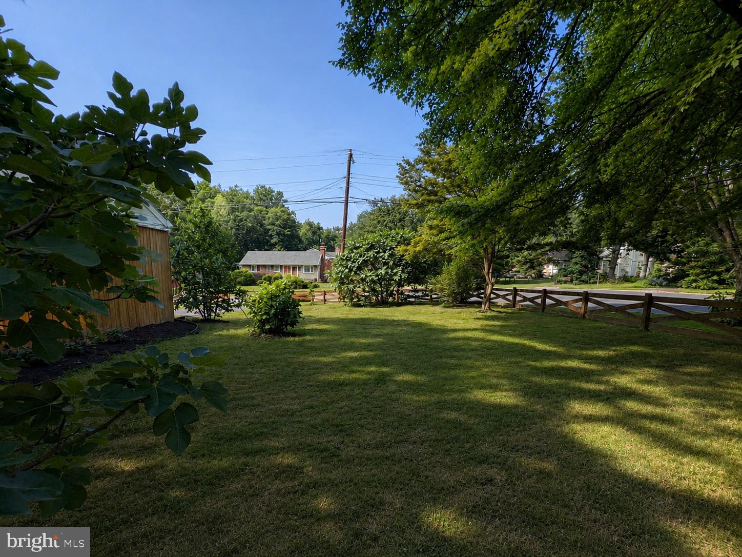 BROYHILL PARK - Residential