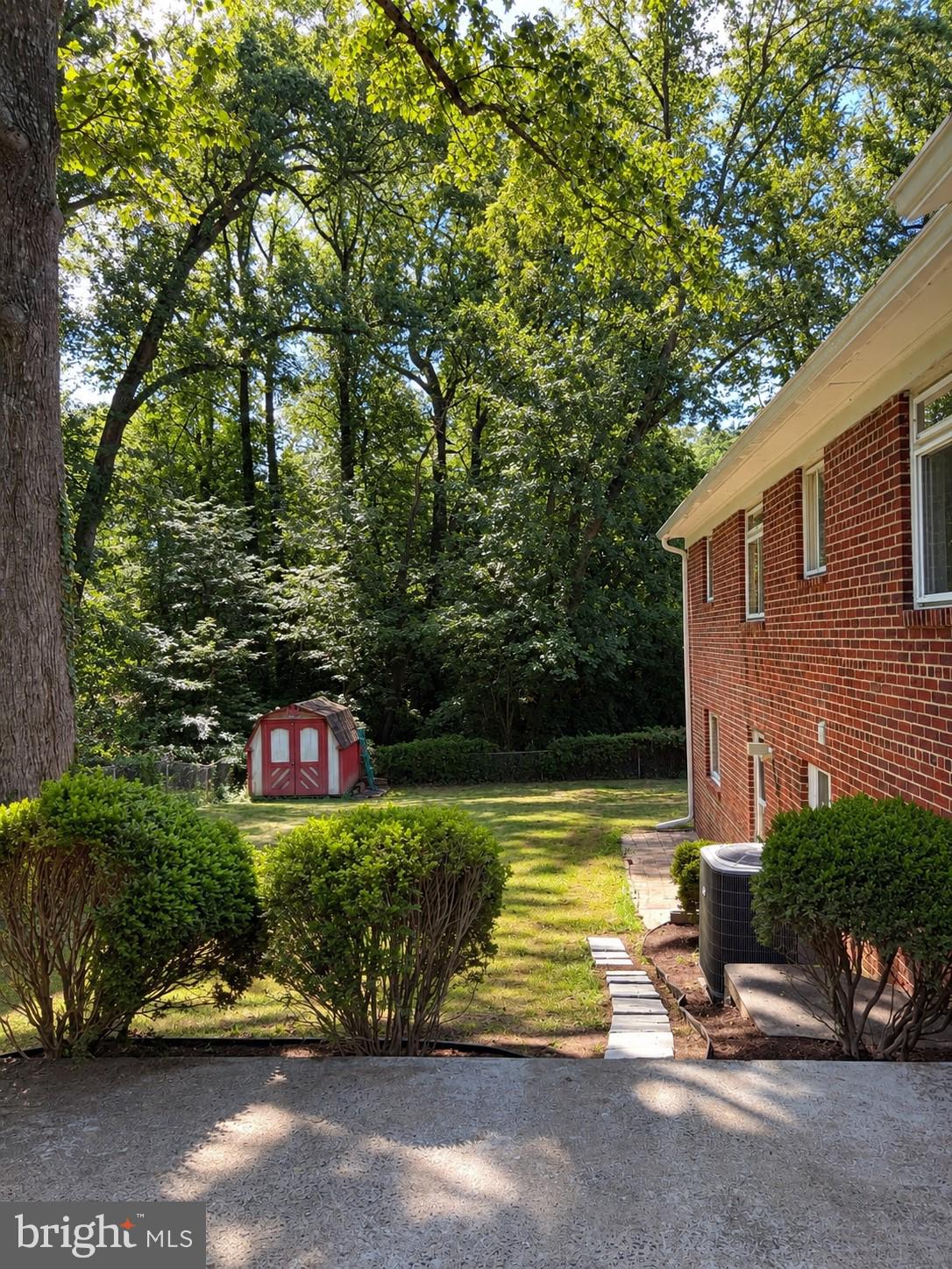 BROYHILL PARK - Residential
