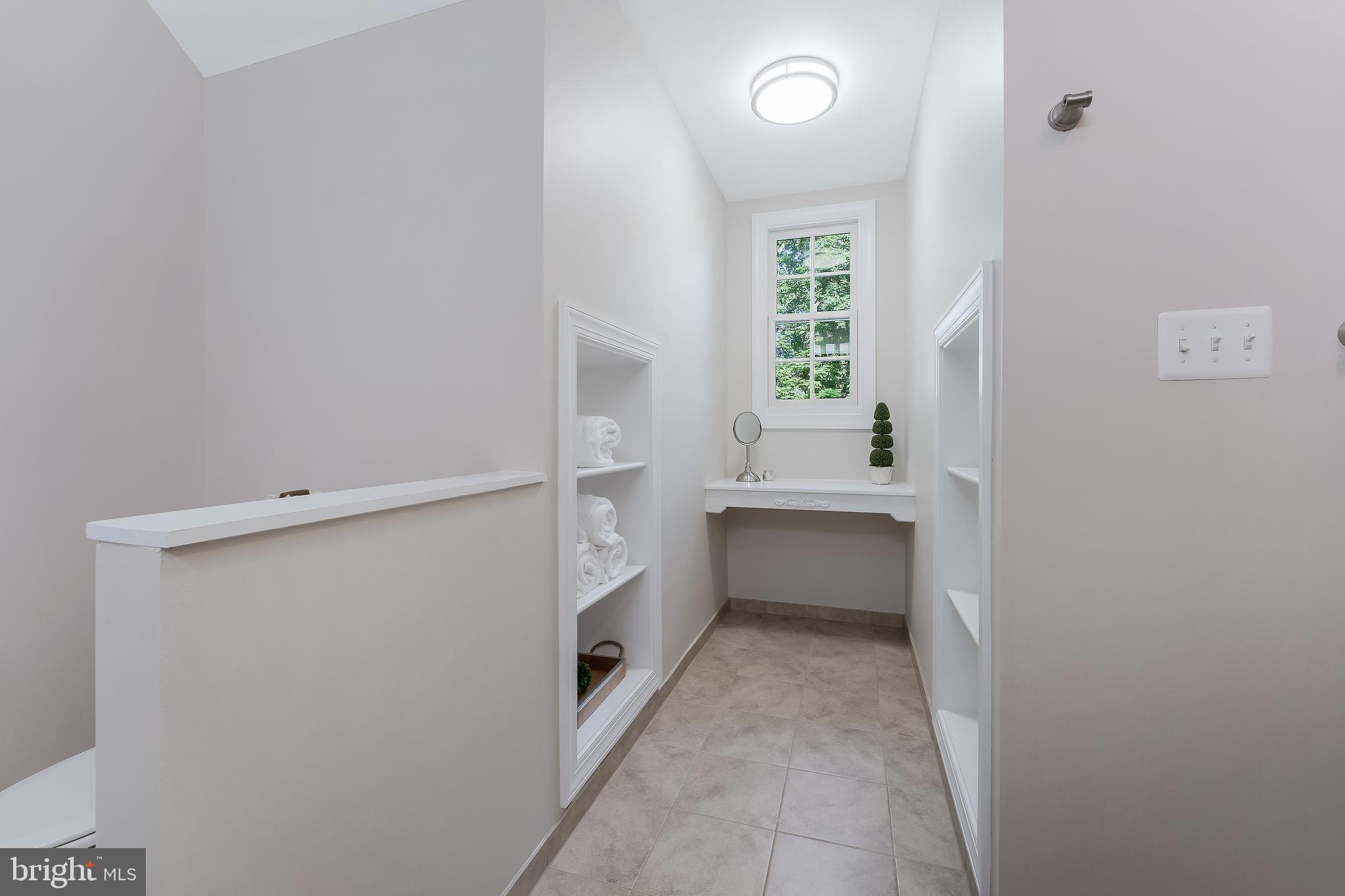 WOODSIDE ESTATES - Residential