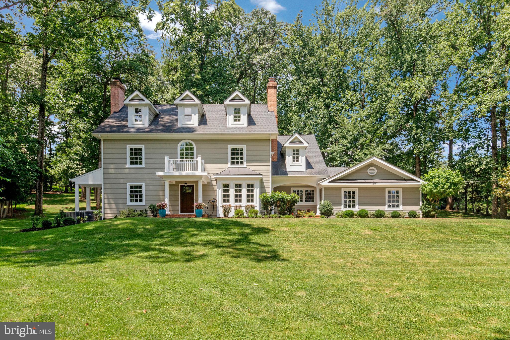 WOODSIDE ESTATES - Residential