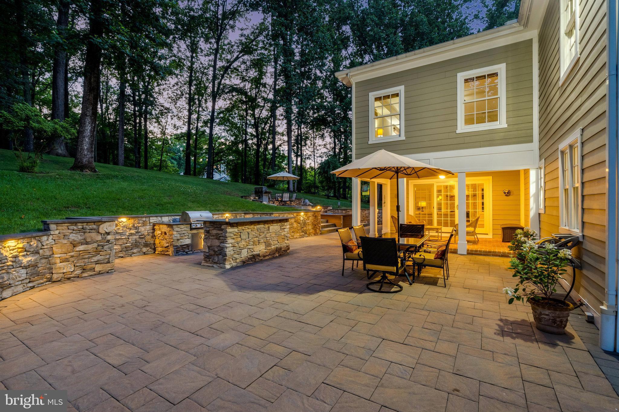 WOODSIDE ESTATES - Residential