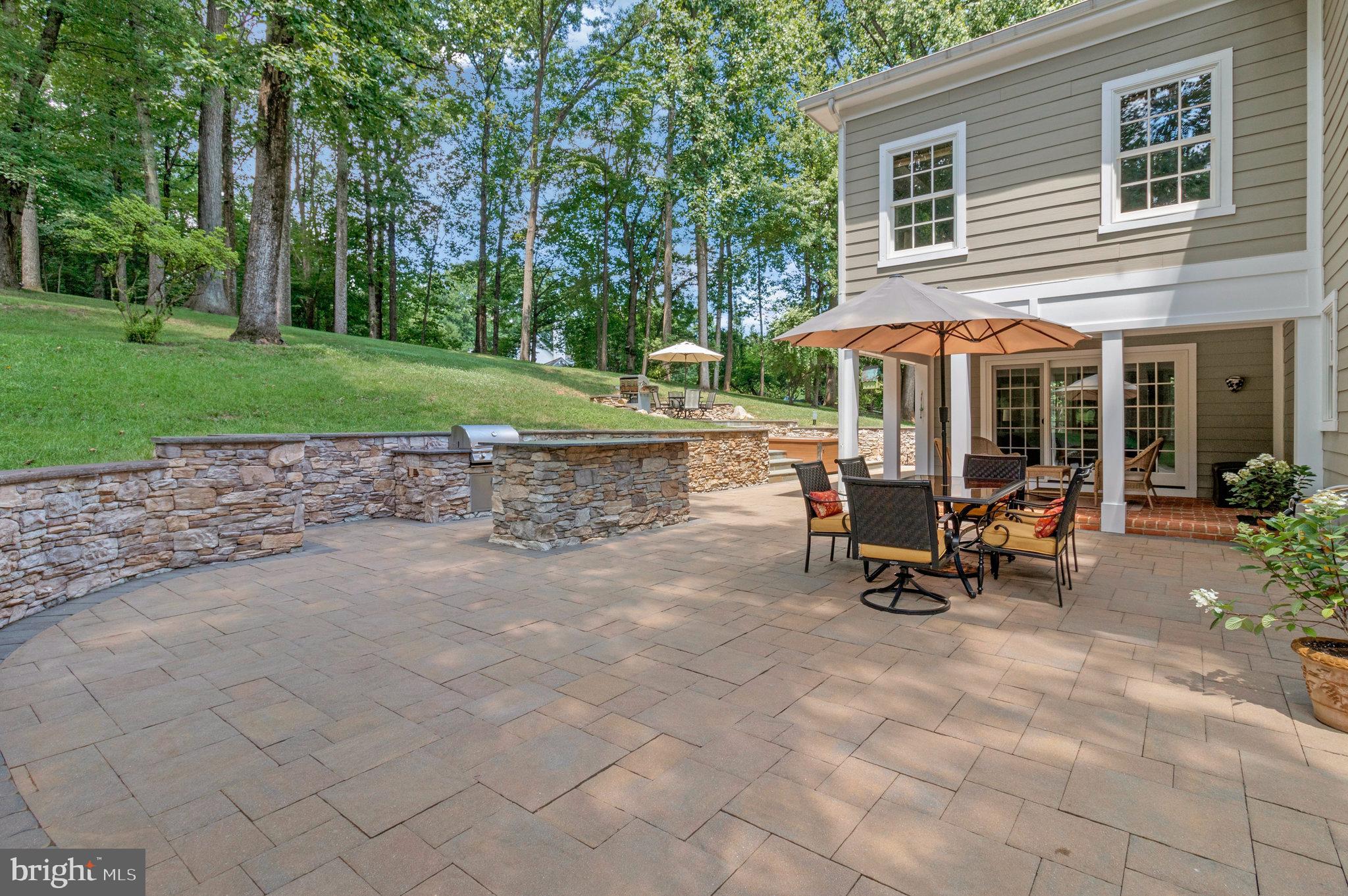 WOODSIDE ESTATES - Residential