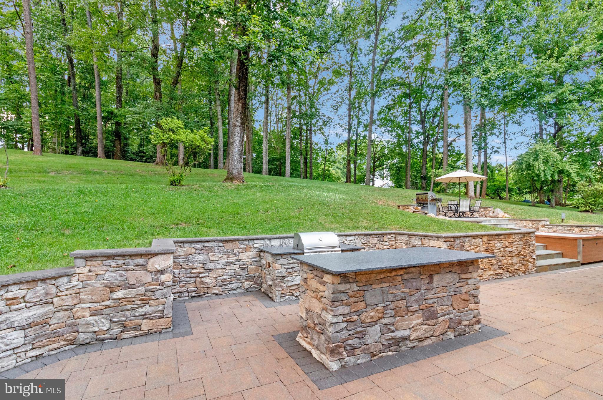 WOODSIDE ESTATES - Residential