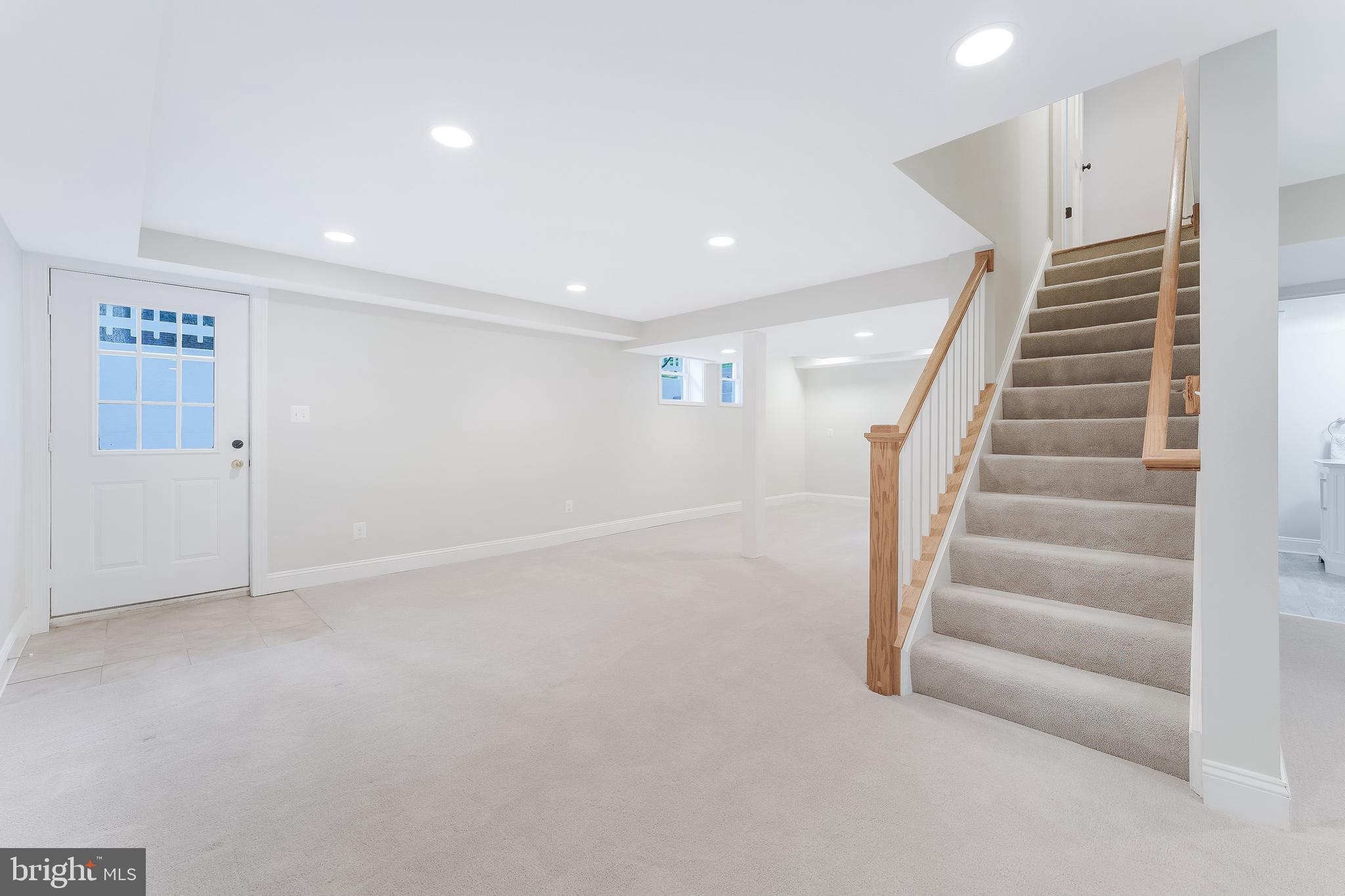 WOODSIDE ESTATES - Residential