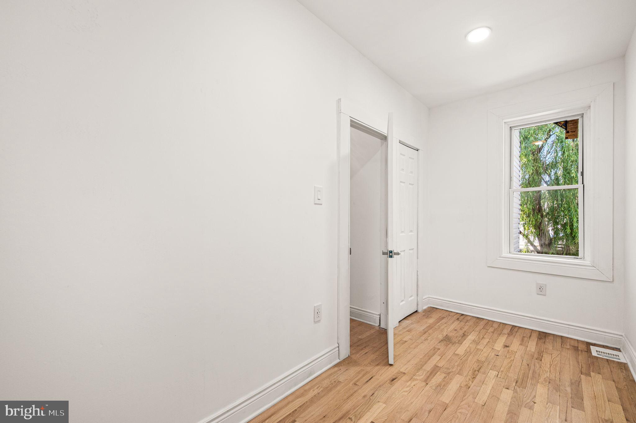 KENSINGTON - Residential