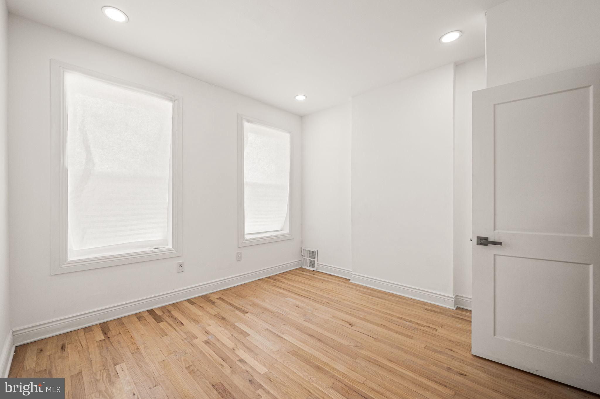 KENSINGTON - Residential