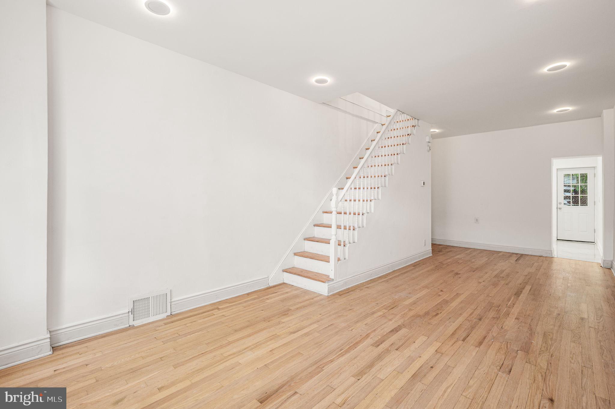 KENSINGTON - Residential