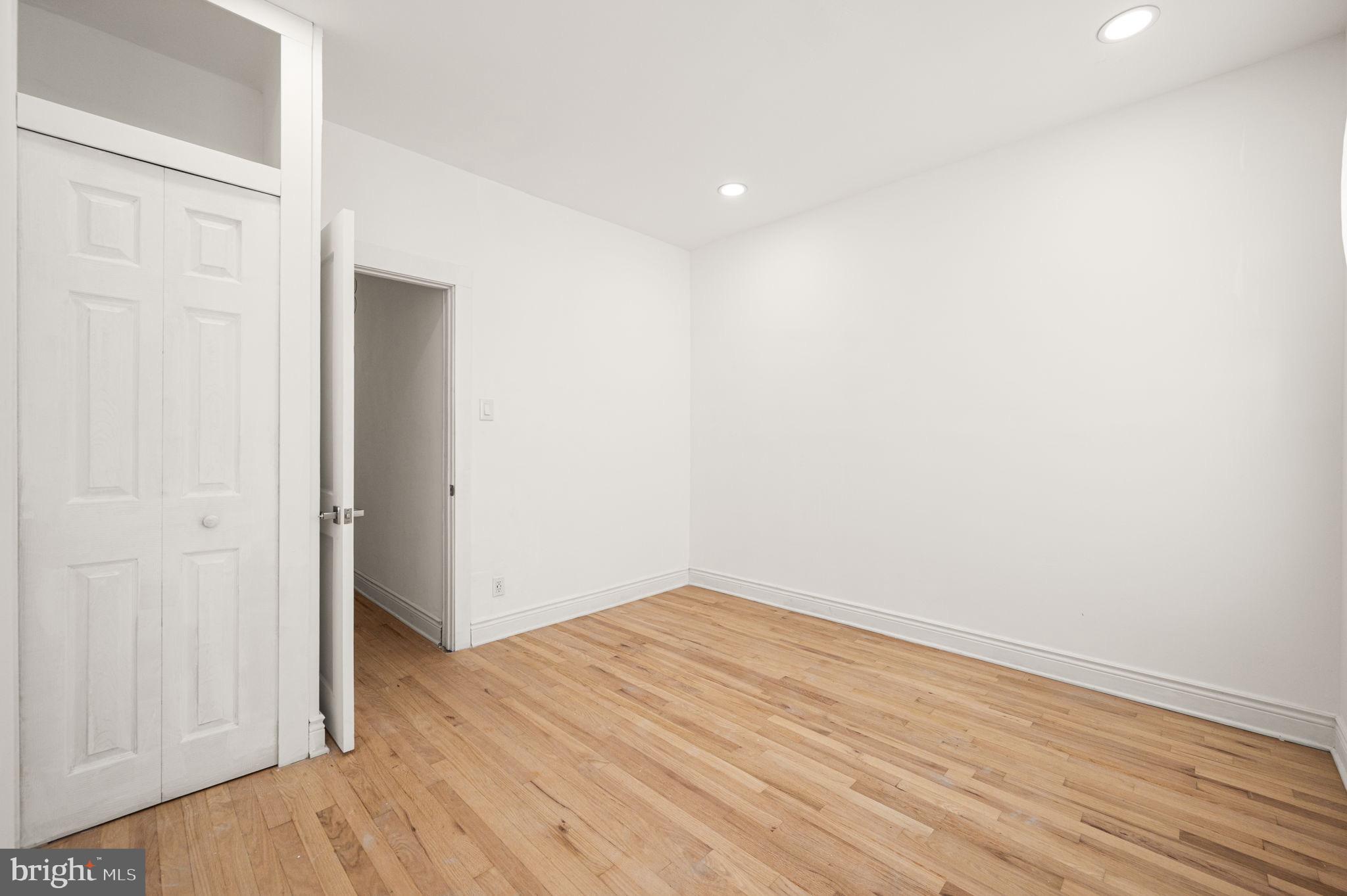 KENSINGTON - Residential