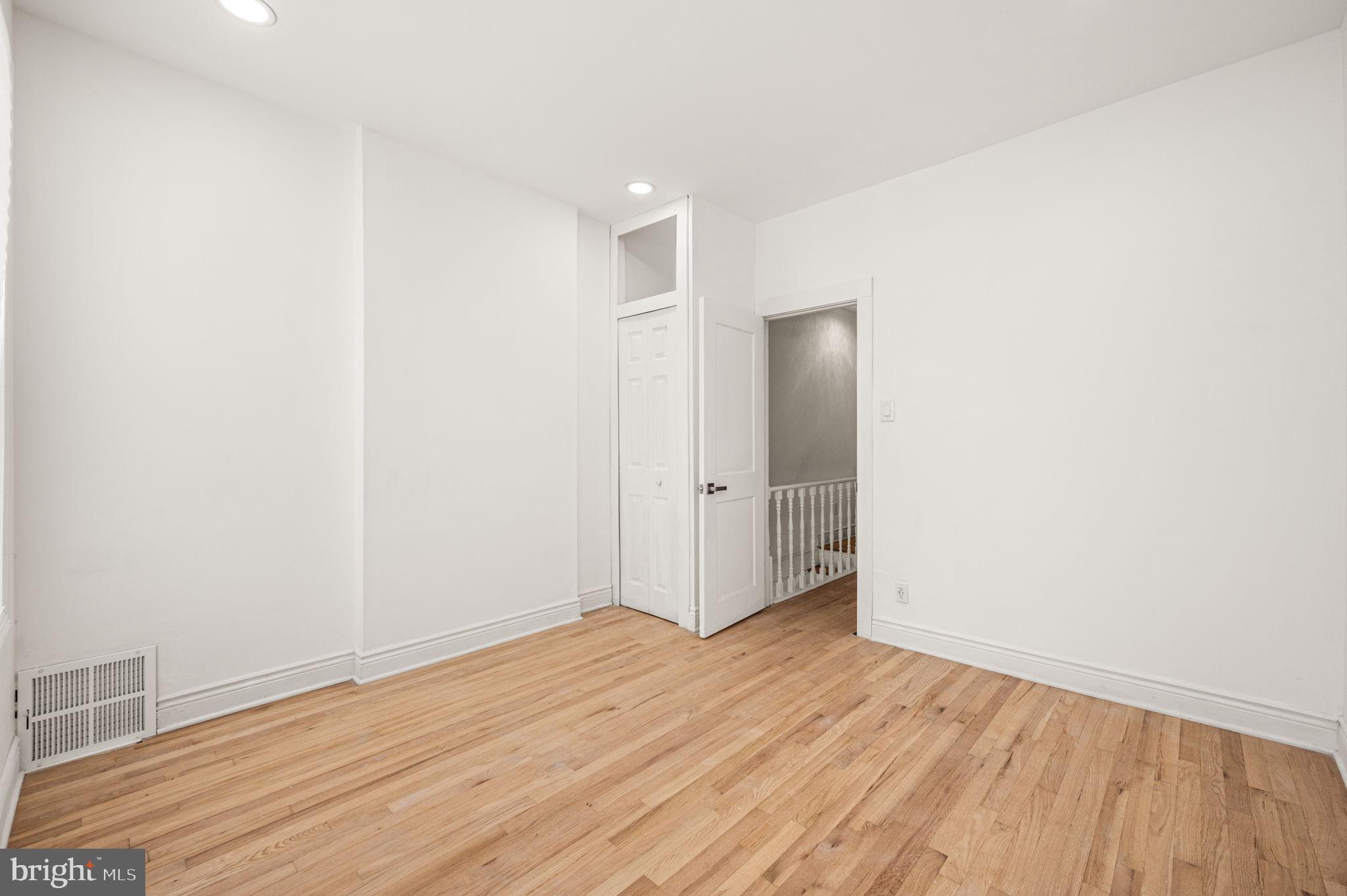KENSINGTON - Residential