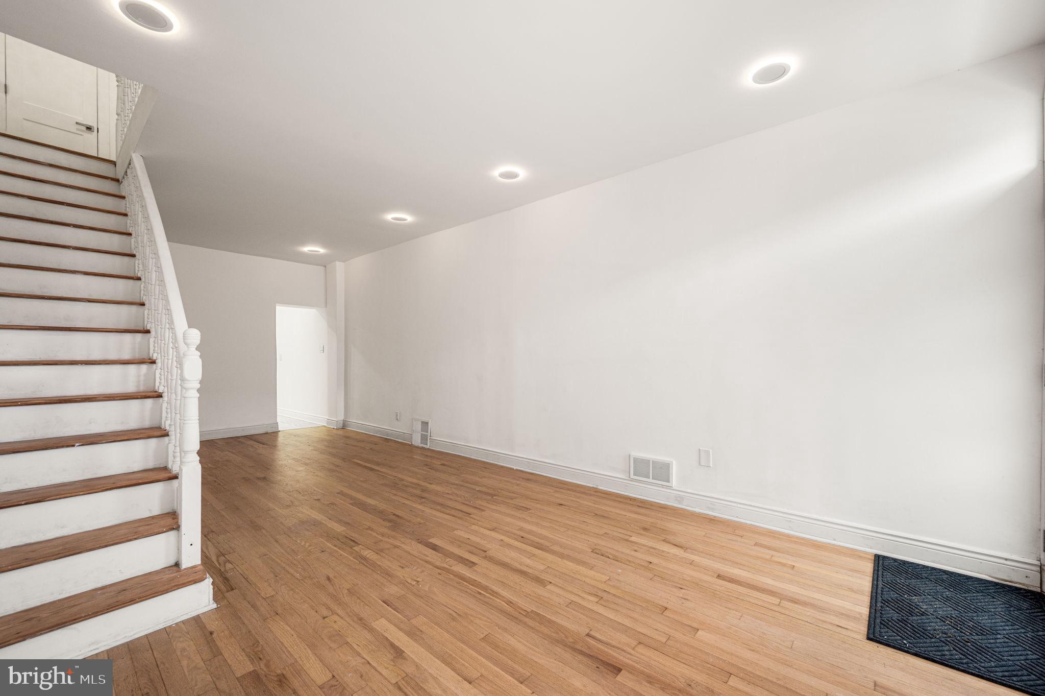 KENSINGTON - Residential