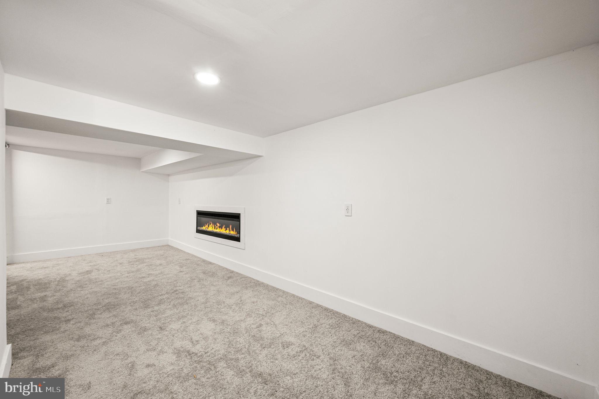 KENSINGTON - Residential