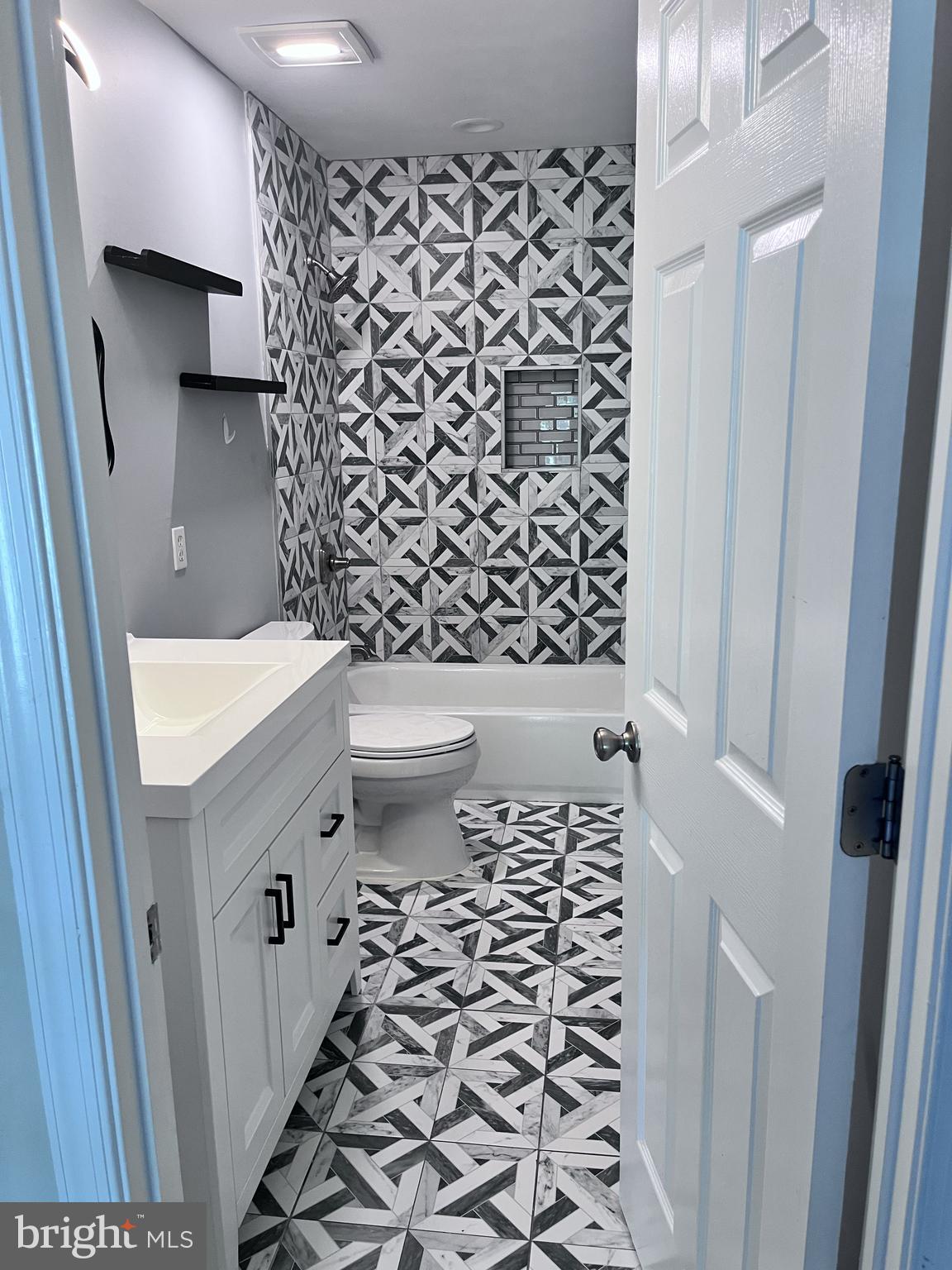 BLOOMS CROSSING - Residential