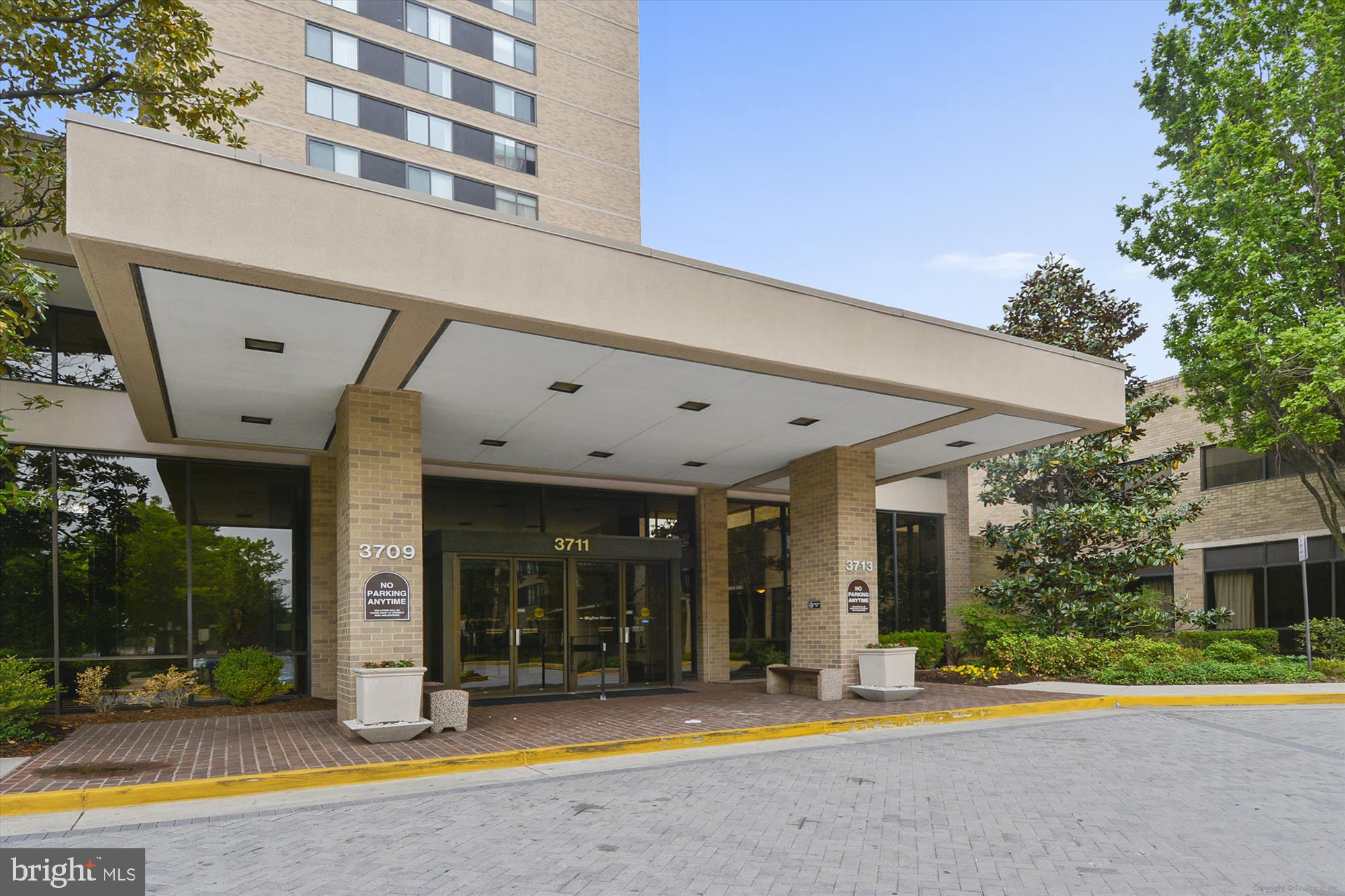 Welcome to Skyline House Condominium!  IT’S A MUST SEE  Your guests arrive to a stunning grand and welcoming lobby with 24-hour concierge service!  
One short elevator ride to step into this bright and sun drenched 1BR 1BA unit located on the seventh floor.  You will be welcomed to dreamy, oversized windows which pours in golden light, all the while the hardwood floors glow beneath your feet.  It feels airy, warm, and effortlessly inviting from the moment you walk in. Thoughtfully refreshed with a full-size washer and dryer. The kitchen is perfect for cozy dinners, complete with granite countertops, stainless steel appliances, and generous cabinet space. 
The layout is open and airy.   A large balcony spans the living/dining areas, so you will never miss the Southwest views! 
This spacious one bedroom has a custom walk-in closet and a another closet dedicated to the bedroom, as well as, a large closet off the hall. The unit has its own water heater and HVAC unit. 
One can take advantage of the fitness center, business lounge, pool, club-room, sauna and/or courtyard BBQ.  Garage parking included for easy living.  This unit has been gently used and meticulously cared for.

Walk or very short drive to shopping and restaurants! Don't miss out!