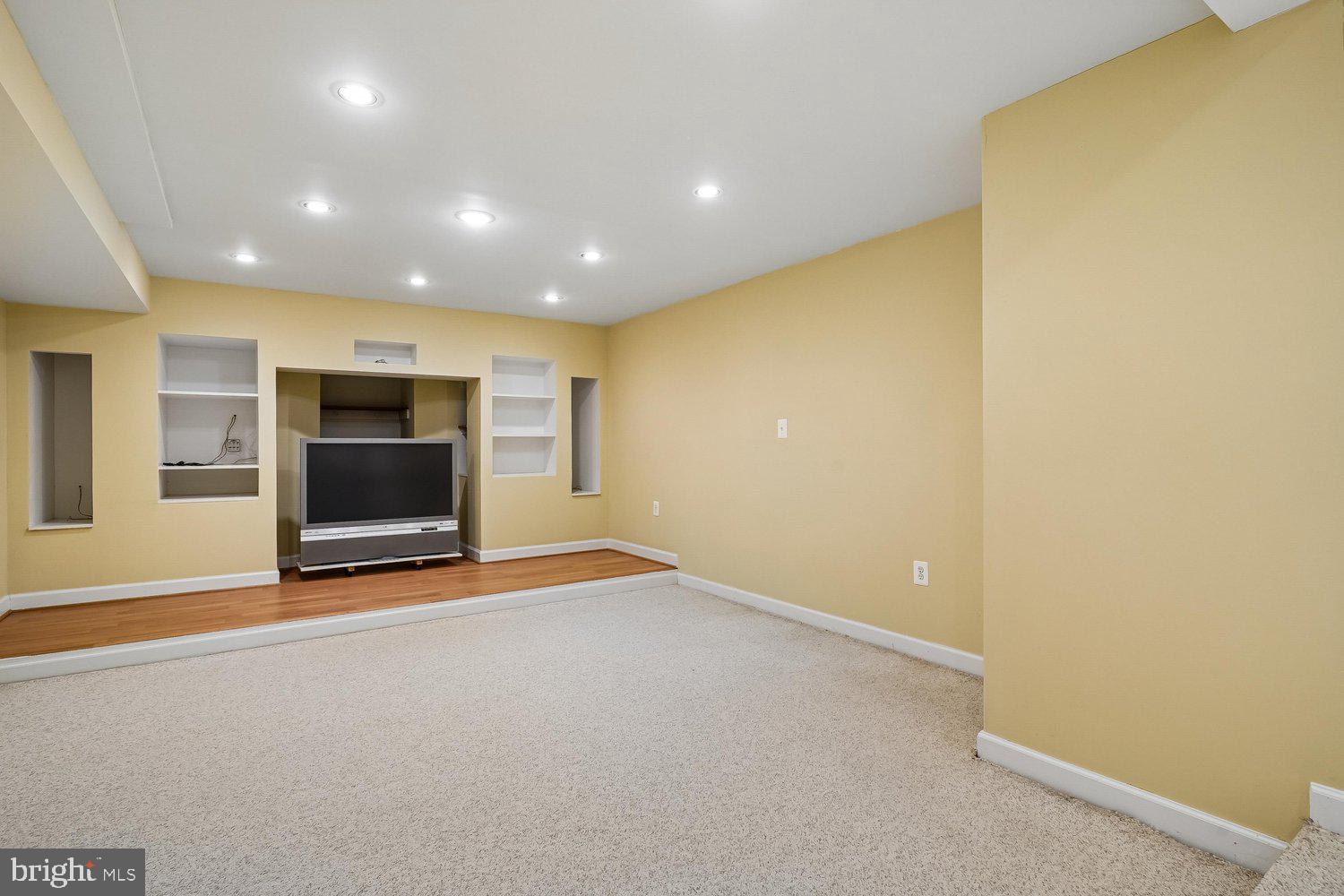 POTOMAC GLEN - Residential