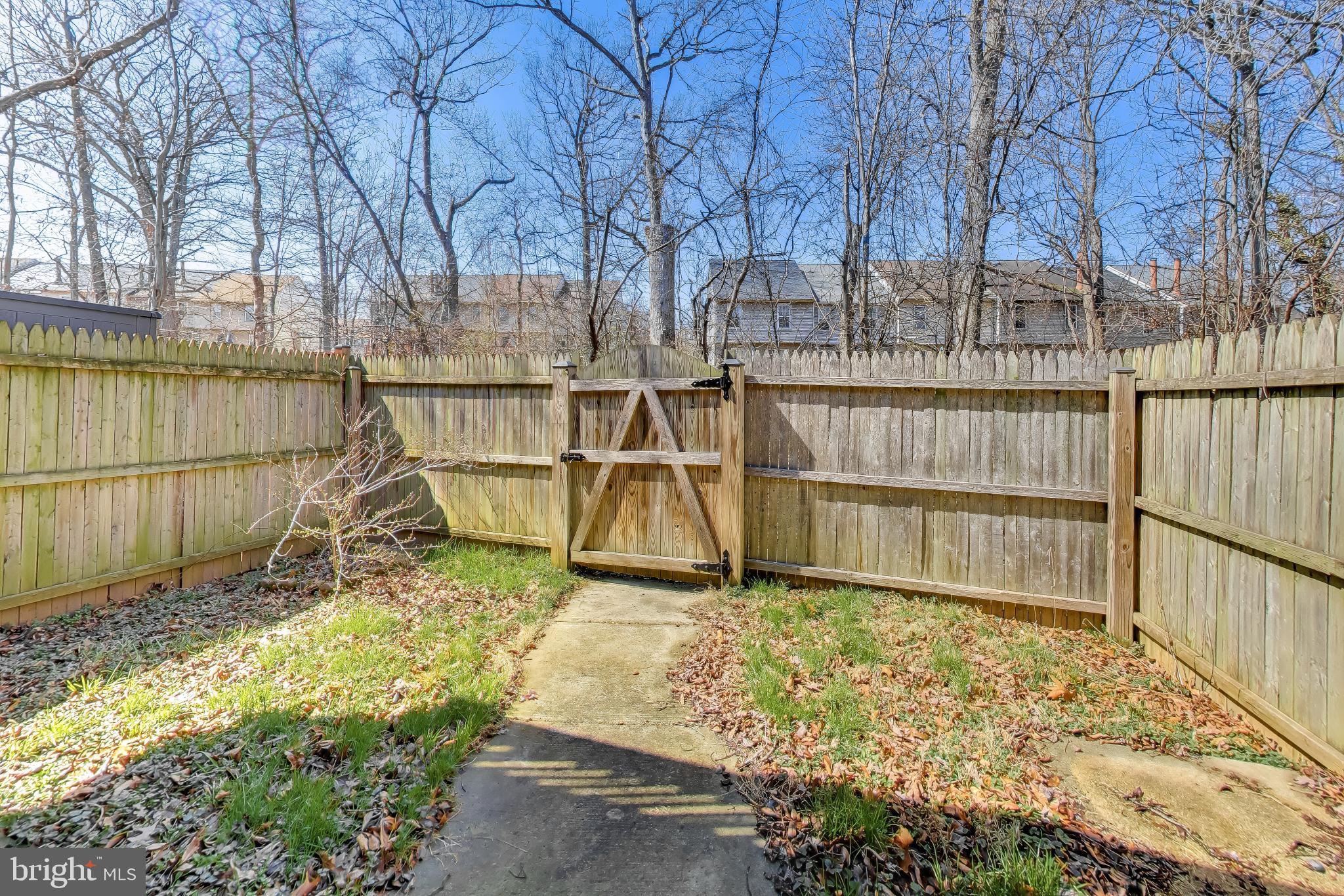 LAUREL LAKES - Residential