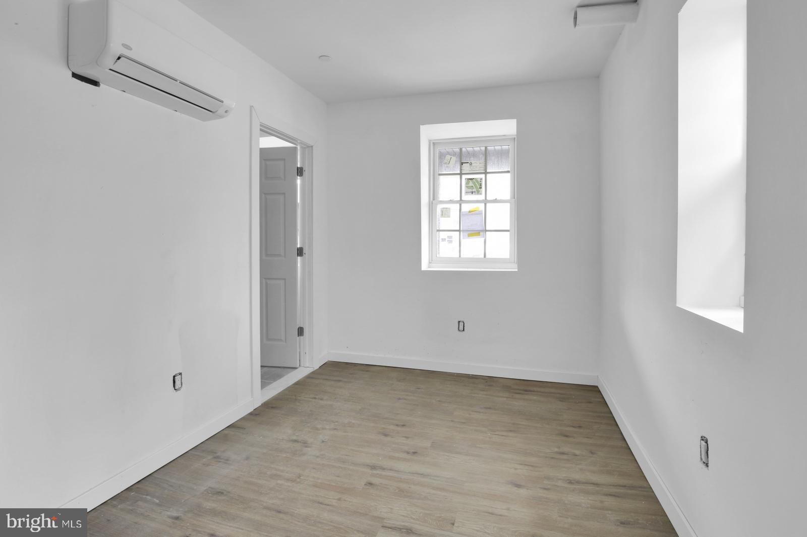 ROXBOROUGH - Residential Lease