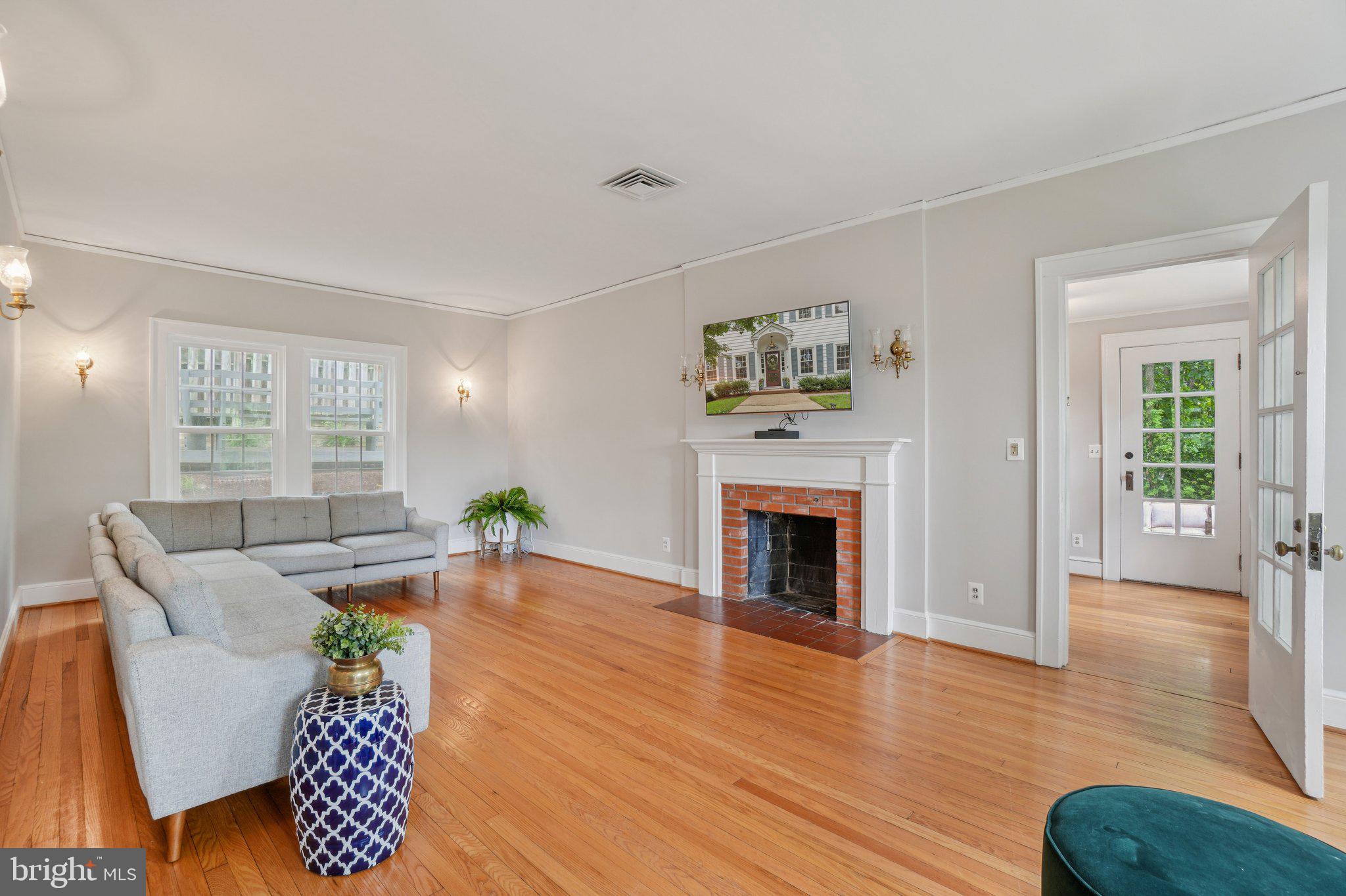 ARLINGTON RIDGE - Residential