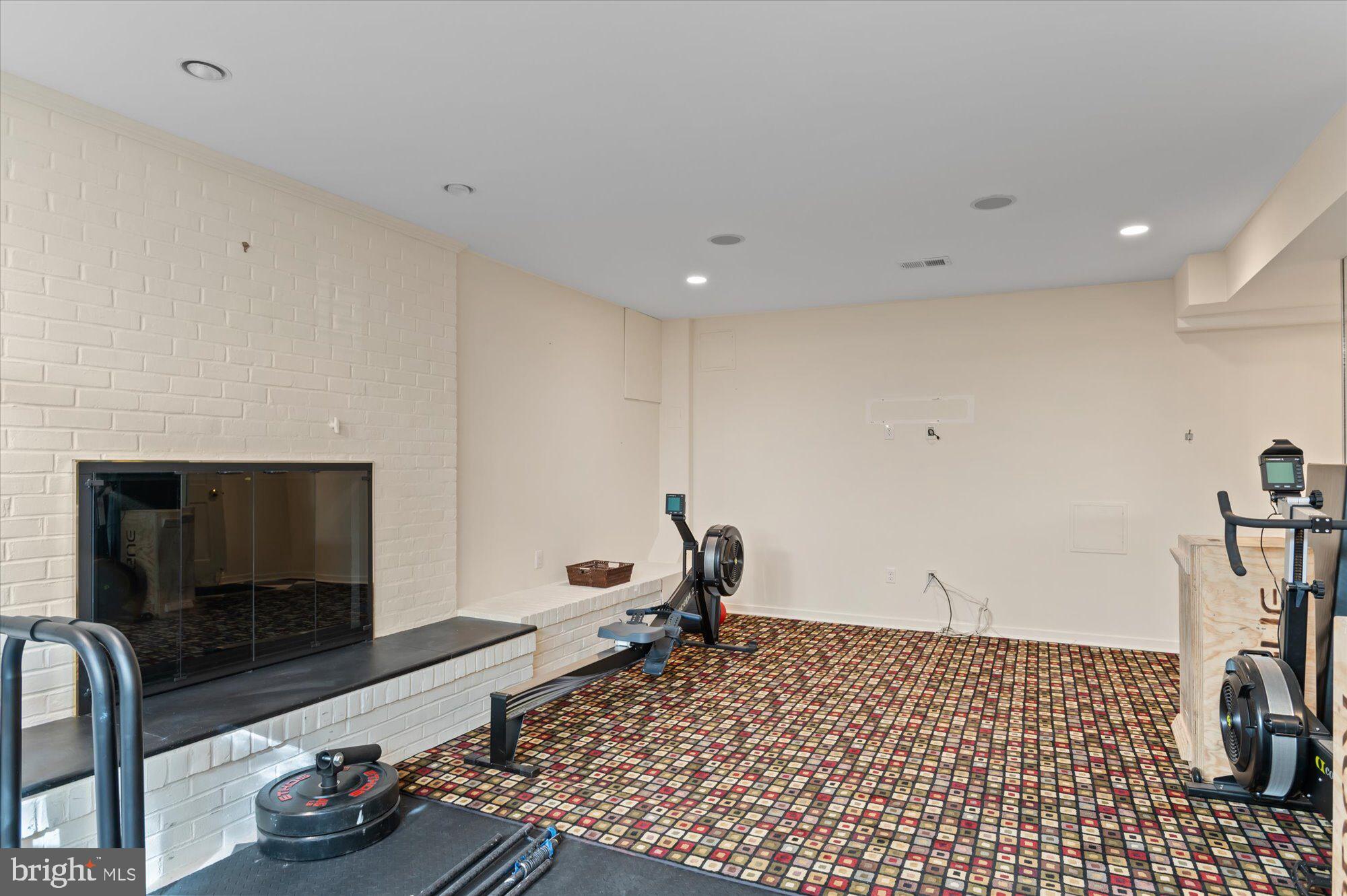 WESTMORELAND HILLS - Residential