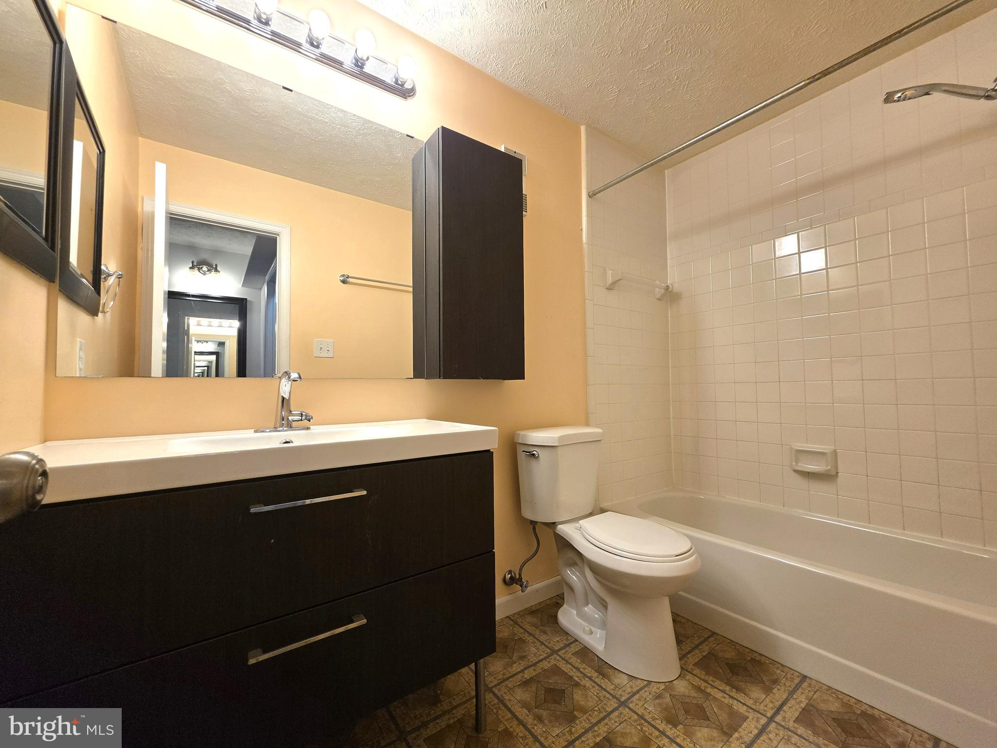 WINDBROOKE - Residential