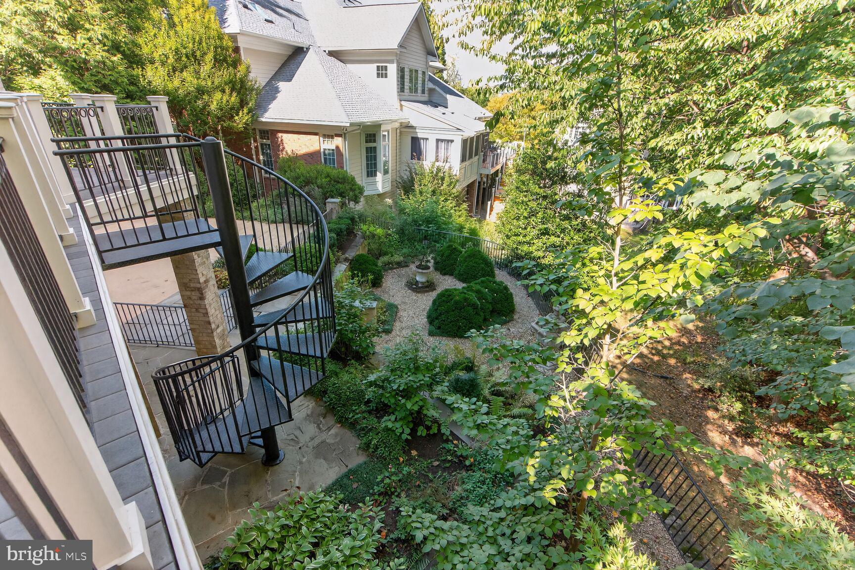 DOVER BALMORAL RIVERWOOD - Residential
