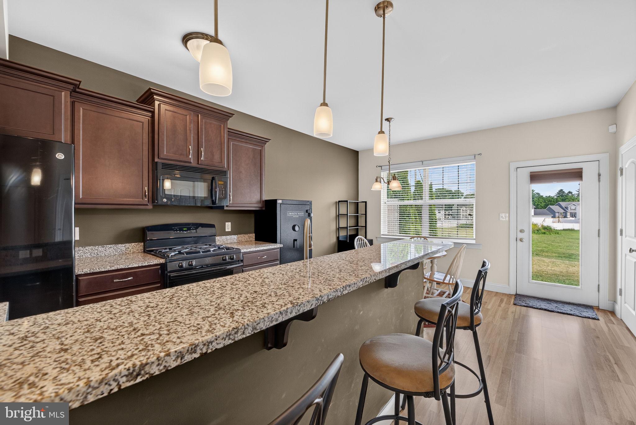 KINGS COURT AT BROWNSTONE - Residential