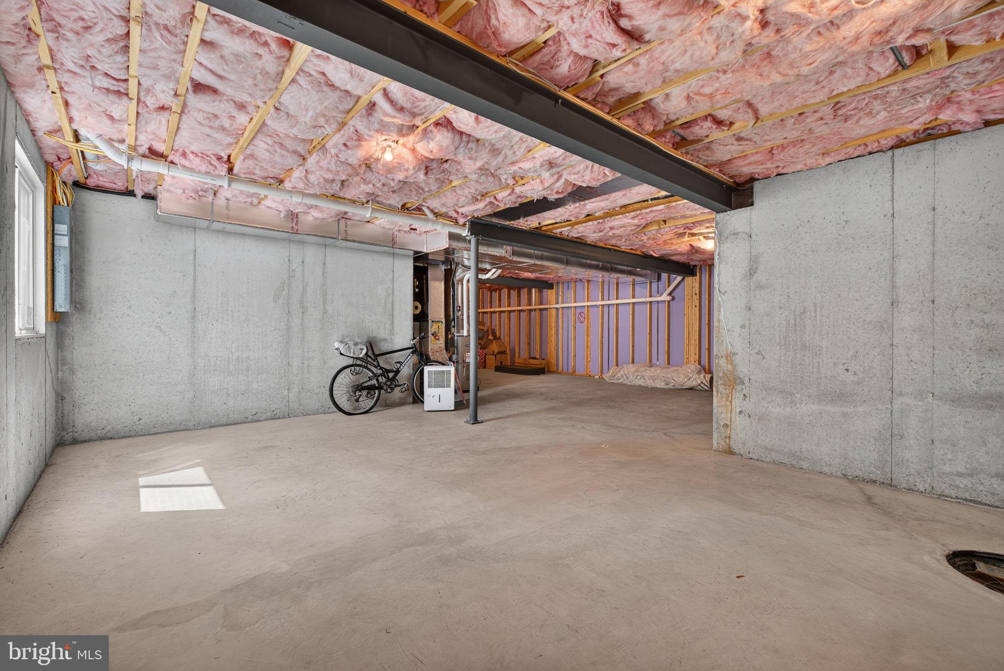 KINGS COURT AT BROWNSTONE - Residential