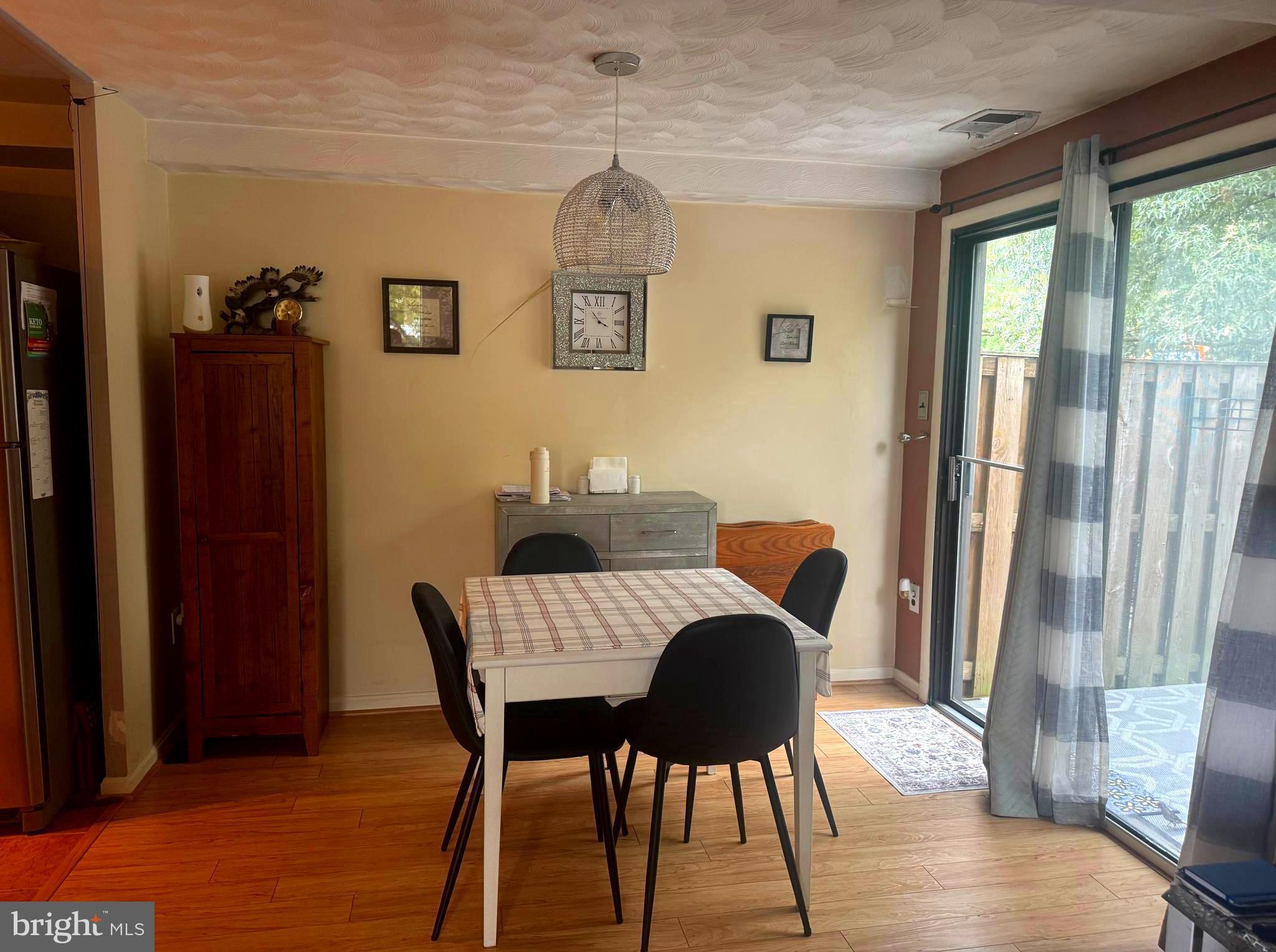 WOODSIDE SQUARE - Residential