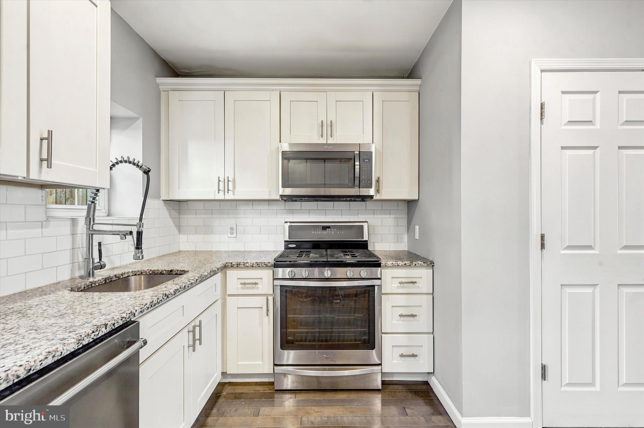 POINT BREEZE - Residential